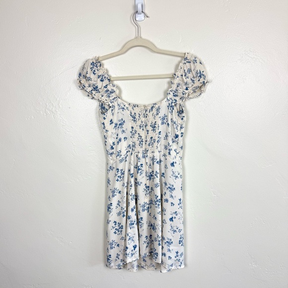 Reformation White Blue Floral Mini Dress Puff Sleeve Cottagecore Milkmaid Size 4 - Picture 3 of 5